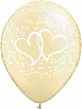 Entwined Hearts Pearl Ivory Latex Round 11in/27.5cm