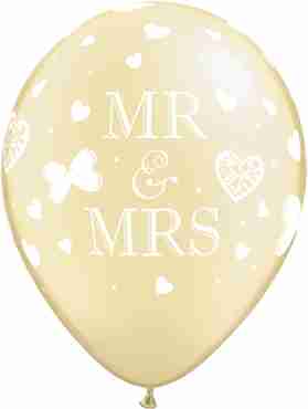 Mr and Mrs Pearl Ivory Latex Round 11in/27.5cm